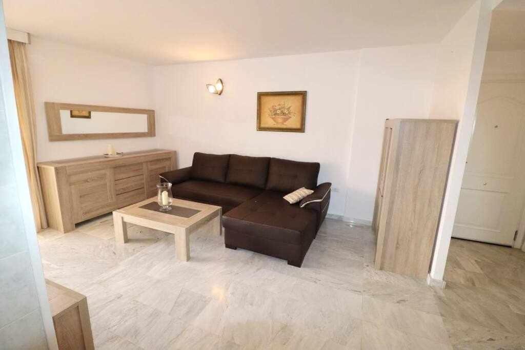 Dinastia B403 By Tenerife Rental & Sales Los Cristianos  Buitenkant foto